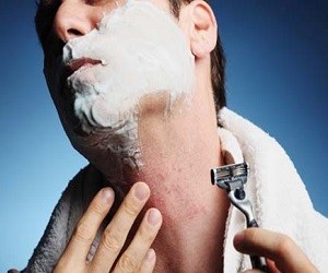 После бритья раздражение на шее: Раздражение после бритья : как убрать, что делать