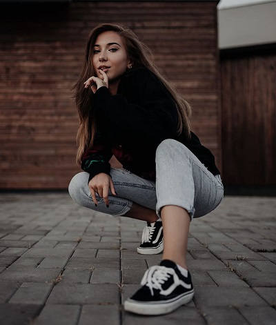 Девушка
