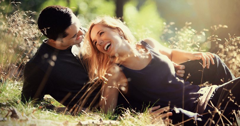 How To Make A Girl Laugh In 10 Simple Ways