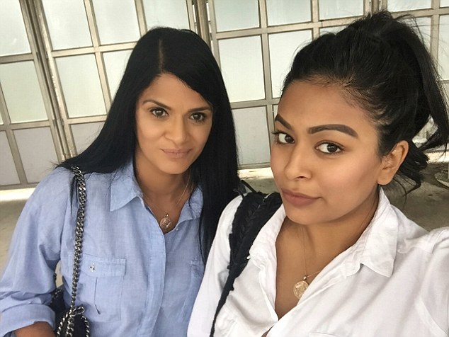 Rochelle Dale (right), 23, think she and her mother Pav, 51, could look like twin sisters