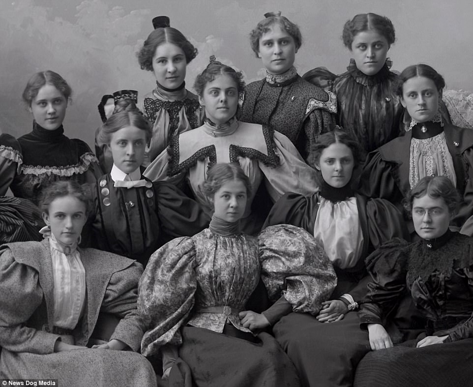A photo showing Victorian teenagers wearing leg o