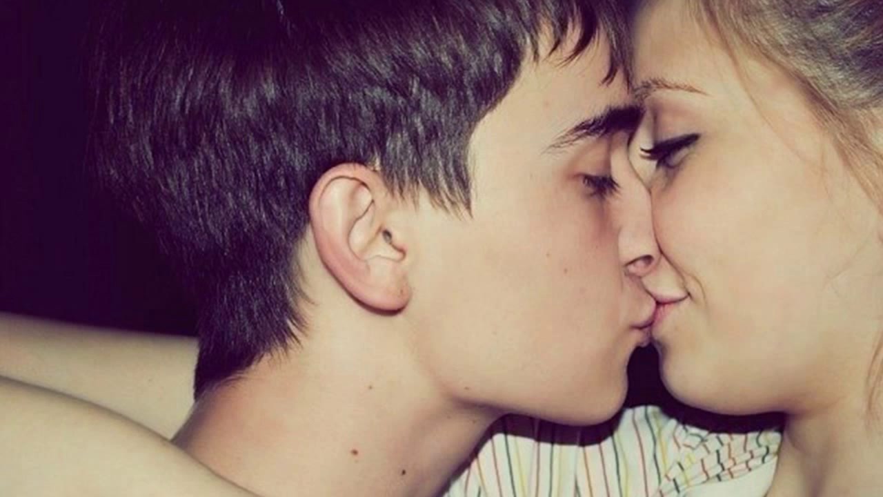 Научиться целоваться губы в губы видео: Как научиться целоваться без языка?