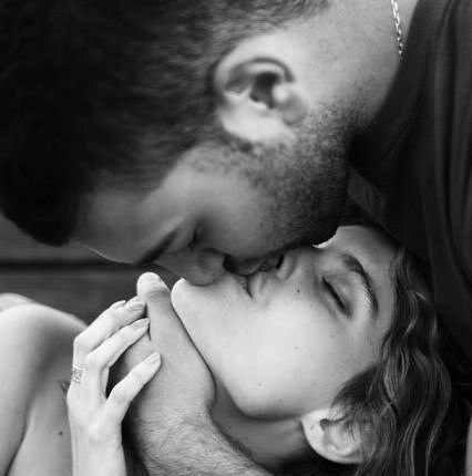 Кто тебя научил так сладко целоваться не могу сказать почему что в этом так: Поцелуев много не бывает, но психологи советуют ловить моменты