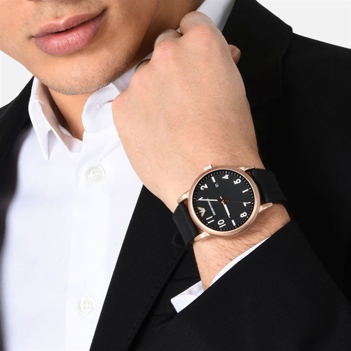 Часы парню: КАКИЕ ЧАСЫ ПОДАРИТЬ МУЖЧИНЕ? Какие часы подарить парню? Какие часы предпочитают мужчины?