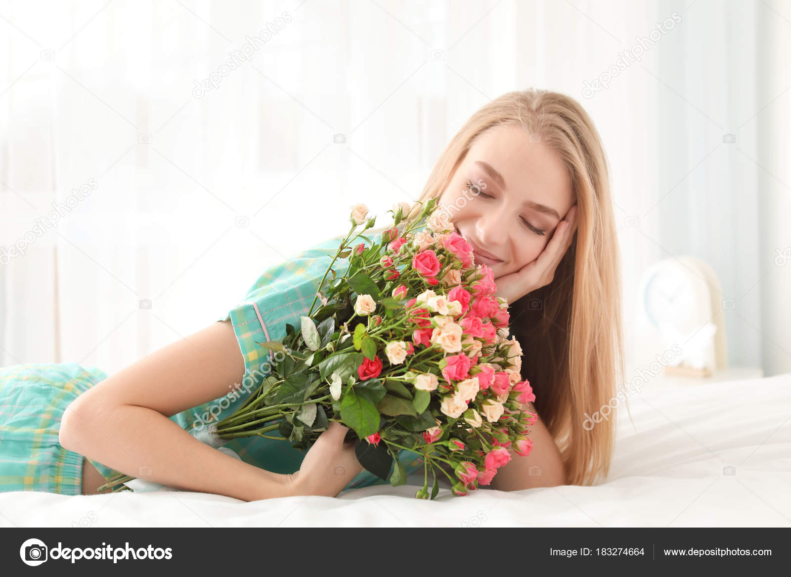 Как лучше подарить цветы девушке: 8 правил, как подарить девушке цветы