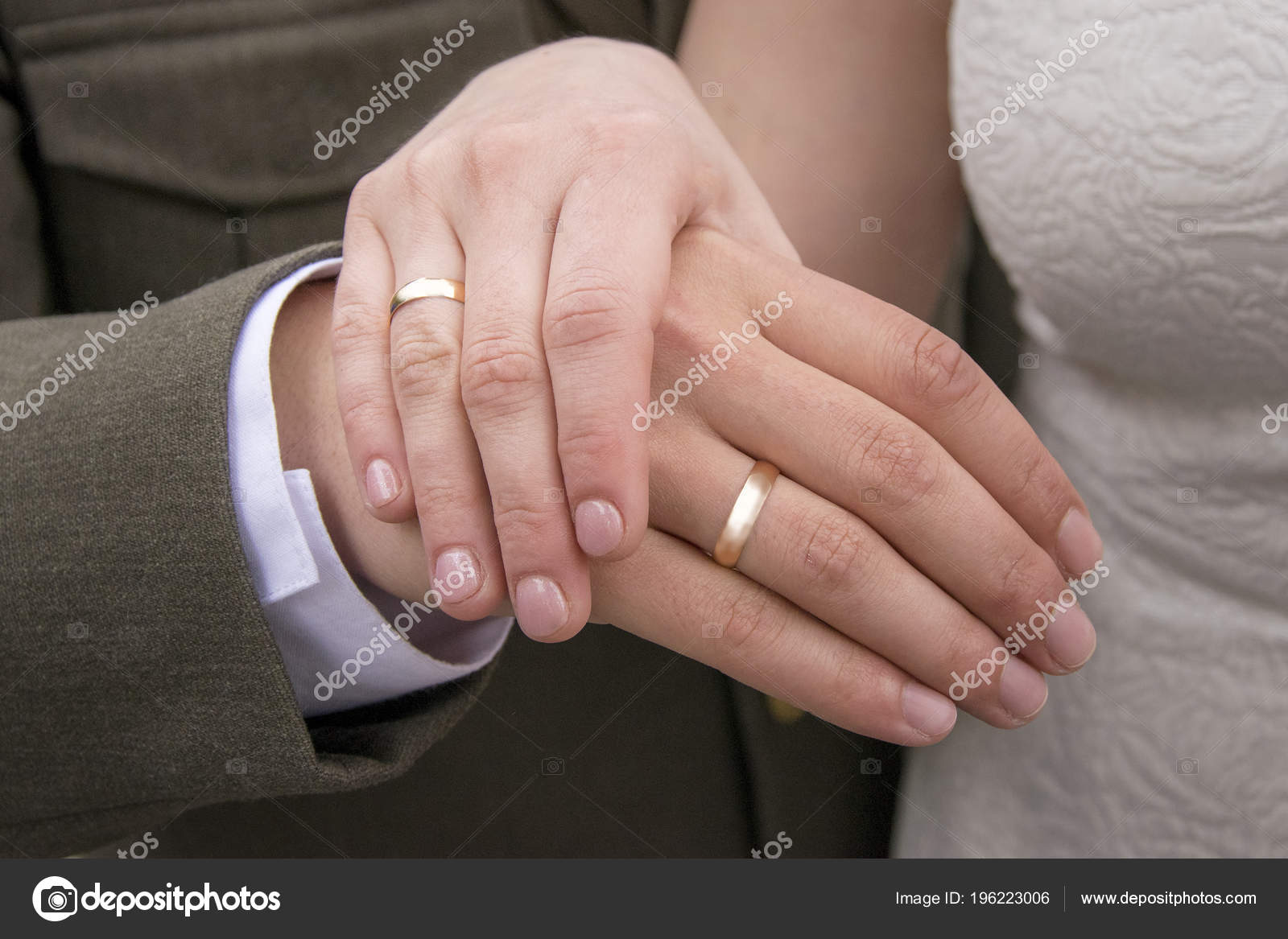 В какой руке носят обручальное кольцо в россии женщины при разводе: На пальце какой руки носят обручальное кольцо? 📖 Блог интернет-магазина Karatov