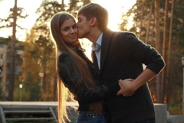 Девушка любит парня если: «Как понять, любит ли девушка парня, или это всего лишь дружба?» – Яндекс.Кью
