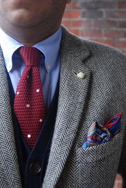 red-knitted-necktie-matching