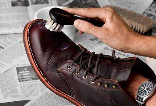 Чем смягчить кожаную обувь – Лучшие народные средства для размягчения обуви в домашних условиях