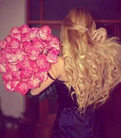 Цветы с девушкой – Фото девушек без лица с цветами, в руках букеты роз, ромашки и т.д.