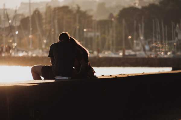 Девушка с парнем обнимаются фото – Фото парень с девушкой обнимаются (ТОП-100 фото)