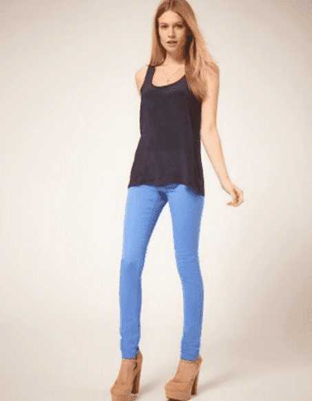 Фото голубые джинсы с чем носить – советы по составлению комплектов, фото