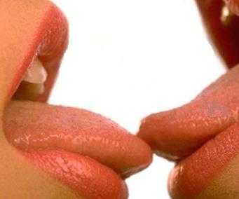 Фото как правильно целоваться с языком – Как правильно целоваться - освоить технику поцелуя совсем легко