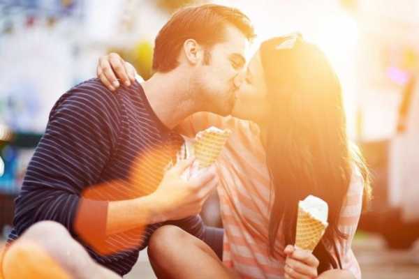 Как правильно целоваться с мужчиной с языком – Как правильно целоваться - освоить технику поцелуя совсем легко