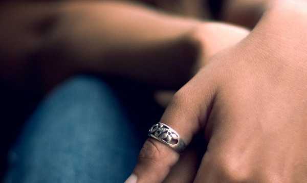 Кольцо на большом пальце левой руки у женщины значение – Кольцо на большом пальце у женщины, у мужчины. Что означает кольцо на большом пальце левой или правой руки? Носят ли кольца на большом пальце?