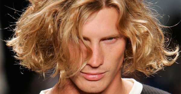 Кучерявые волосы у мужчин – Волнистые волосы у мужчин: подарок природы или наказание?
