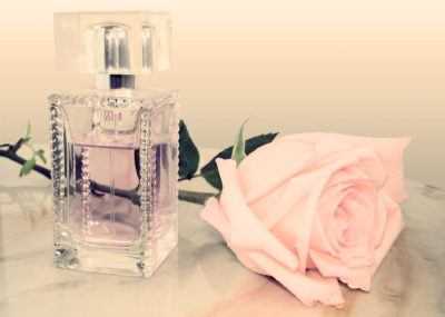Легкие ароматы для девушек – Легкие нежные цветочно фруктовые ароматы духов для женщин: рейтинг самых популярных парфюмов