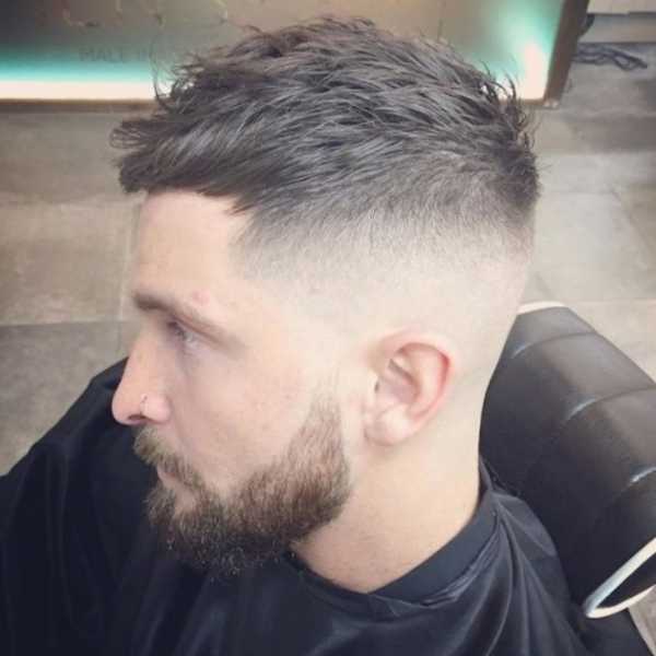 Low fade прическа – что это такое, фото мужских стрижек low, mid, high, skin, scissor, taper fade, модные варианты — гриб, короткий, средний фейдинг с дымчатым переходом, как у Элджея, техника выполнения, схема, видео, как подобрать по типу лица