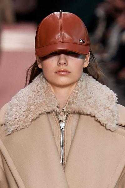 Модные шапки в этом сезоне мужские – модные тенденции осень-зима 2019-2020 для мужчин, с помпоном под мужское пальто и брендовые