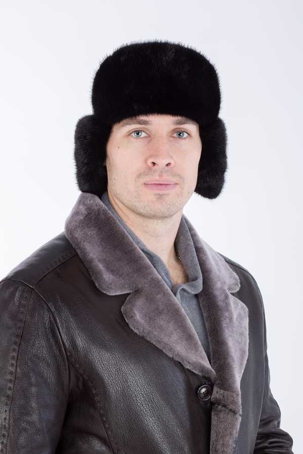 Модный мужской головной убор – модные тенденции осень-зима 2019-2020 для мужчин, с помпоном под мужское пальто и брендовые