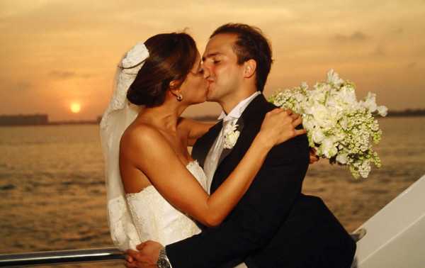 Мужские прически на свадьбу фото – свадебные стрижки для жениха на короткие волосы.