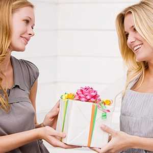Необычный подарок для девушки на день рождения – Что подарить девушке на день рождения: ТОП-30 идей оригинальных подарков