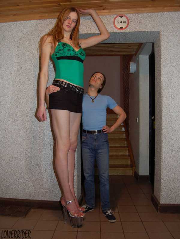 Низкая девушка и высокий парень