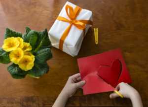 Оригинальный подарок на др своими руками – День учителя 2019: лучшие идеи оригинальных подарков