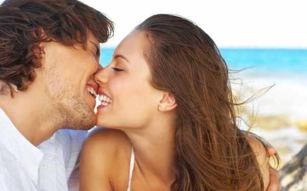 Поцелуй с языком крупным планом – Как целоваться с языком с девушкой (практические советы)