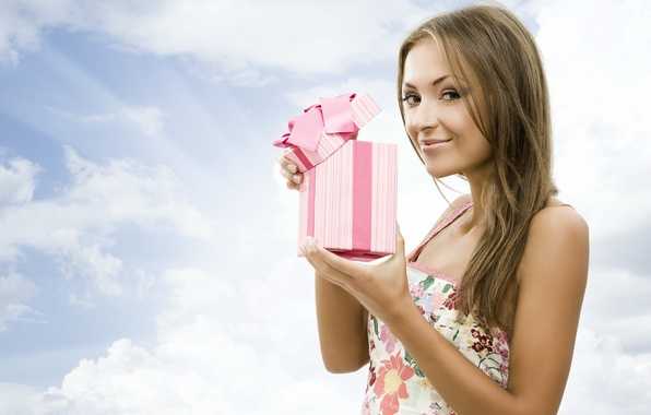 Подарки на день рождения любимой девушке – 54 идеи что подарить Девушке на День Рождения +ещё 49 подарков