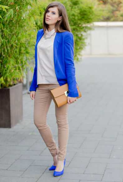 С чем одеть синий пиджак – С чем носить синий пиджак, чтобы выглядеть стильно и ярко?