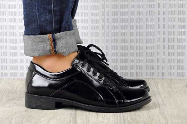 Средства для лакированной обуви – чем чистить лаковые ботинки, каким способом убрать царапины и вернуть блеск, правила ежедневного ухода