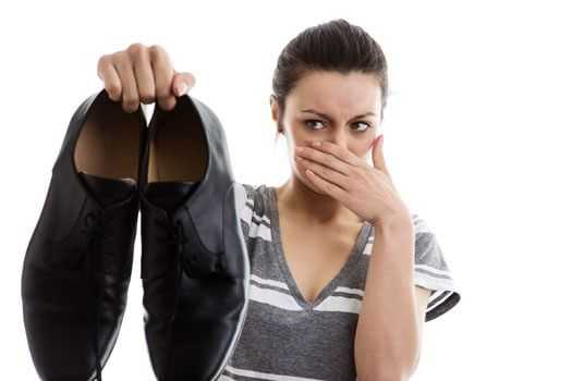 Средства от запаха пота для обуви – обзор эффективных аптечных и народных