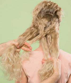 В бок волосы – 15 пошаговых причесок с фото