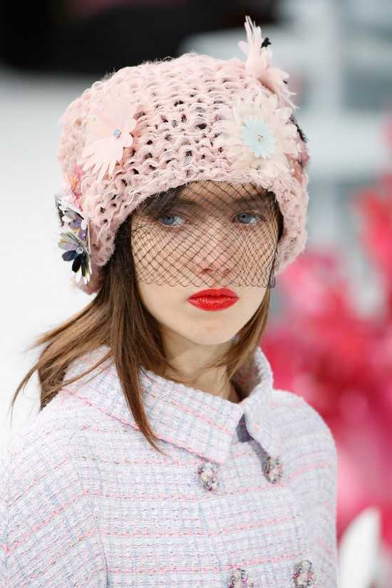 Зимние шапки 2018 – Модные шапки 2018-2019: модные женские шапки осень-зима
